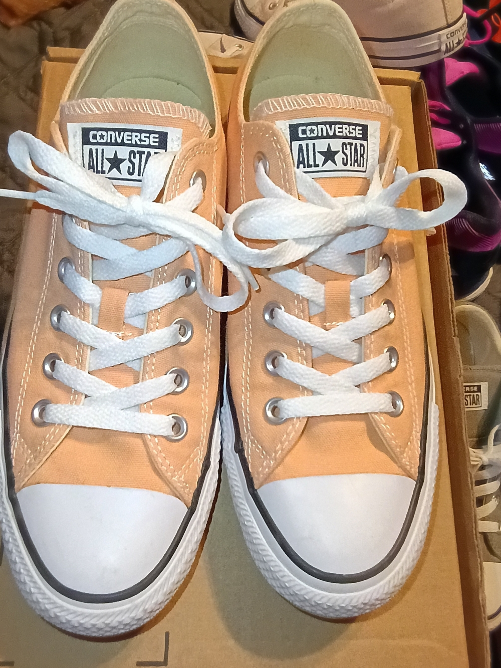 Converse Unisex Peach Low Top Sneakers W9/M7